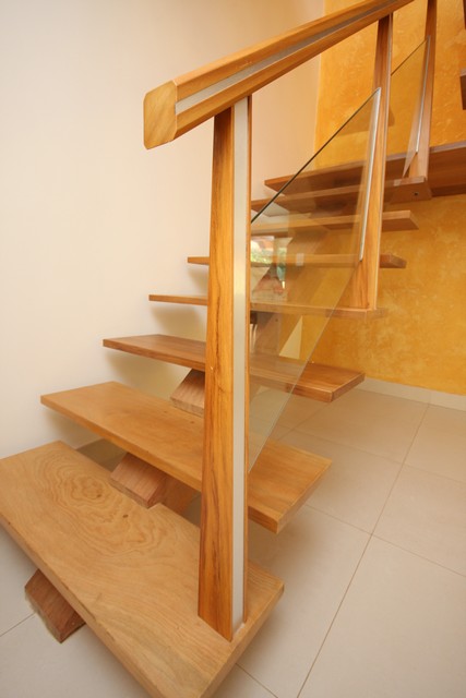 Degrau de madeira para escada